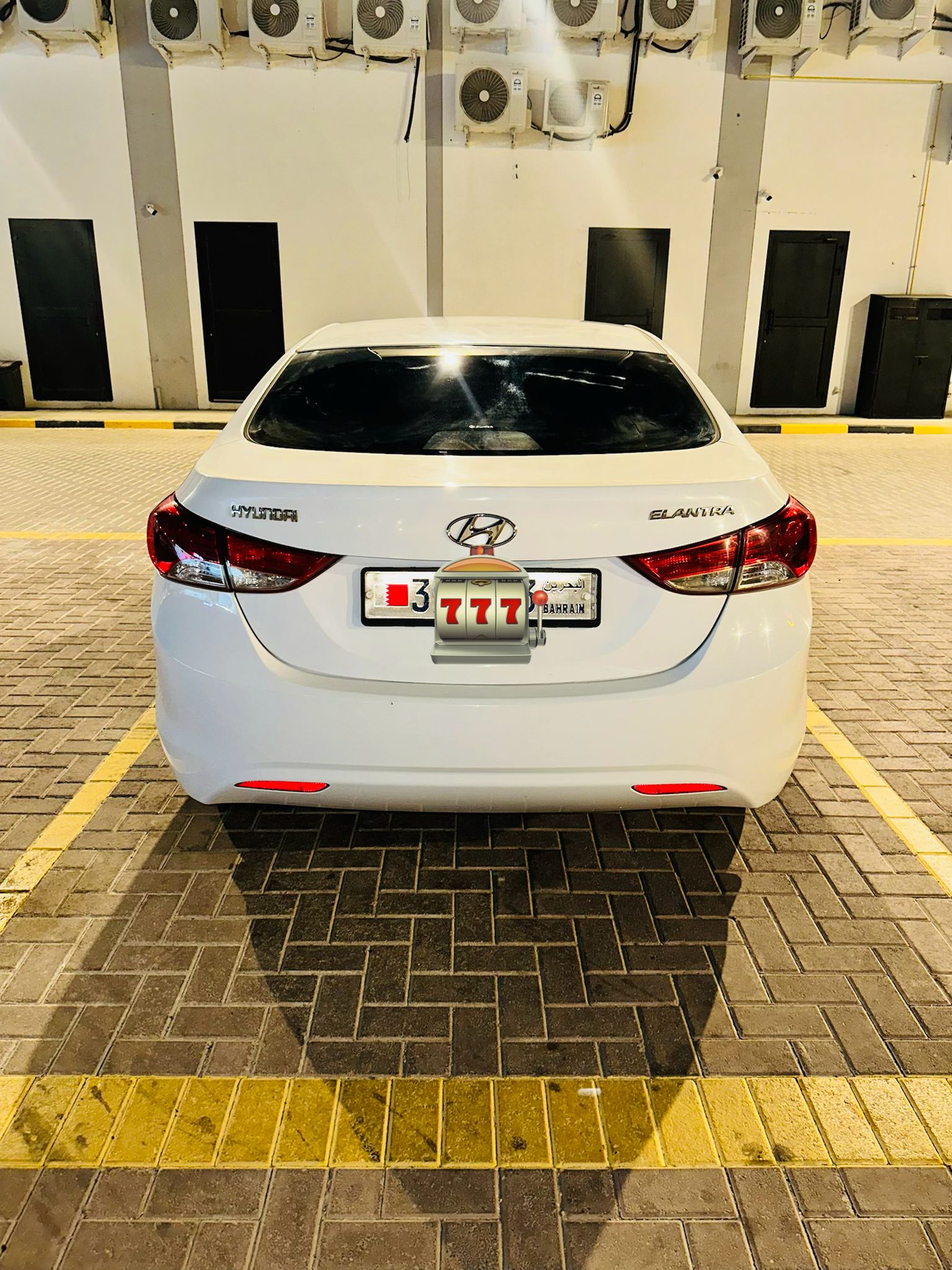 
								HYUNDAI ELANTRA full									