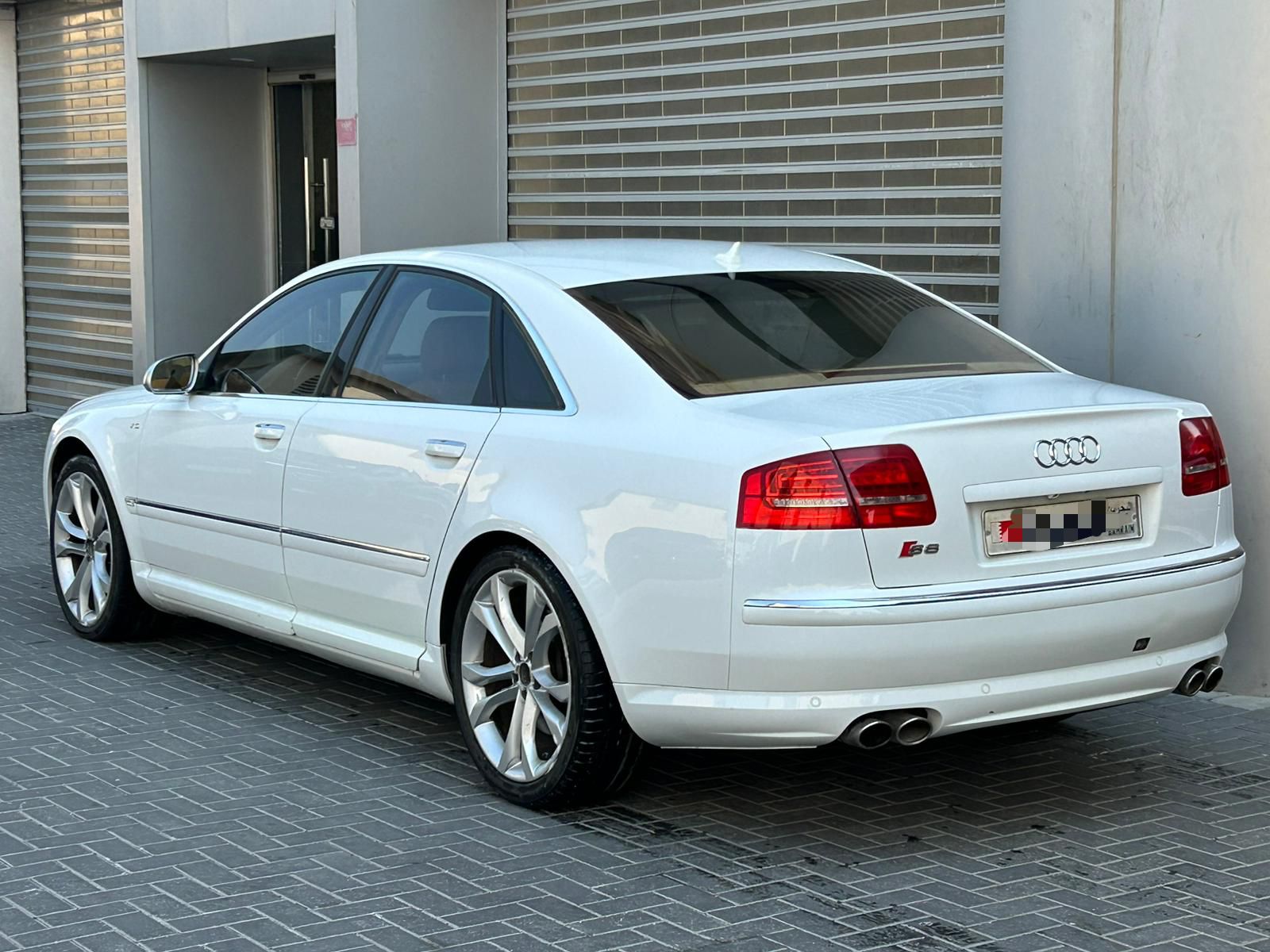 
								AUDI S8 V10 full									