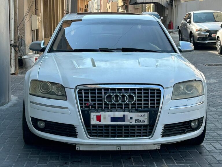 AUDI S8 V10