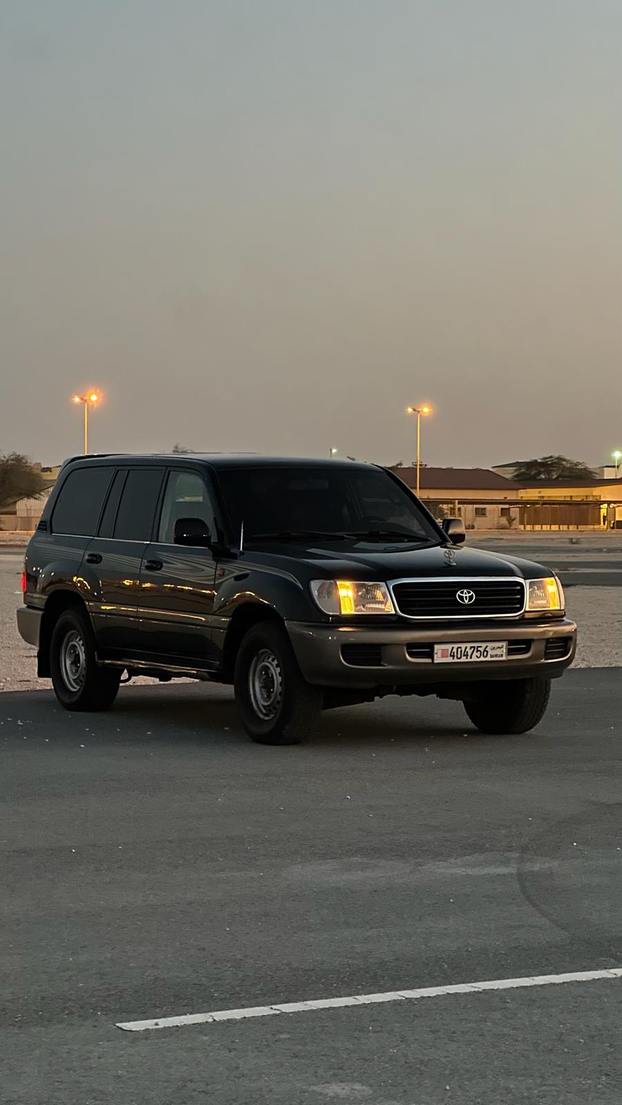 
								Toyota Land Cruiser full									