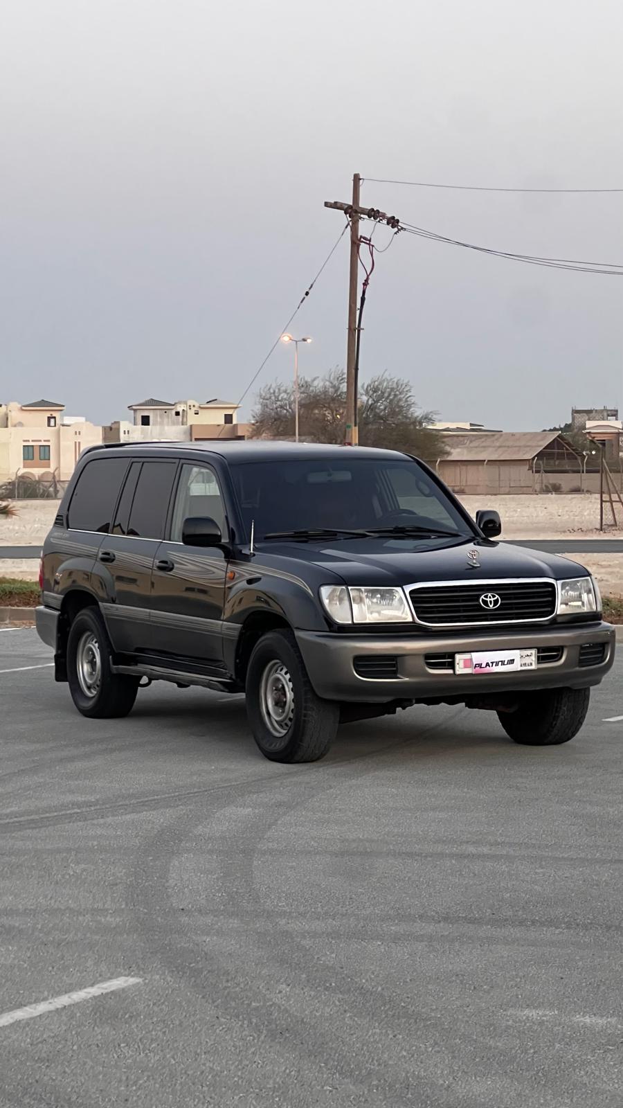 
								Toyota Land Cruiser full									