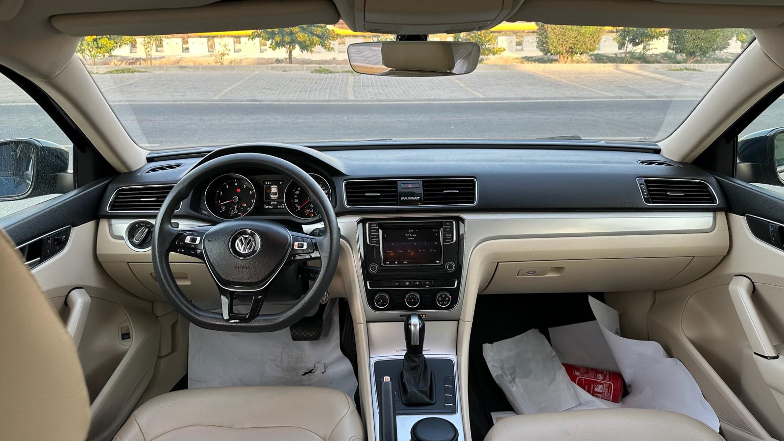
								Volkswagen Passat 2018 full									