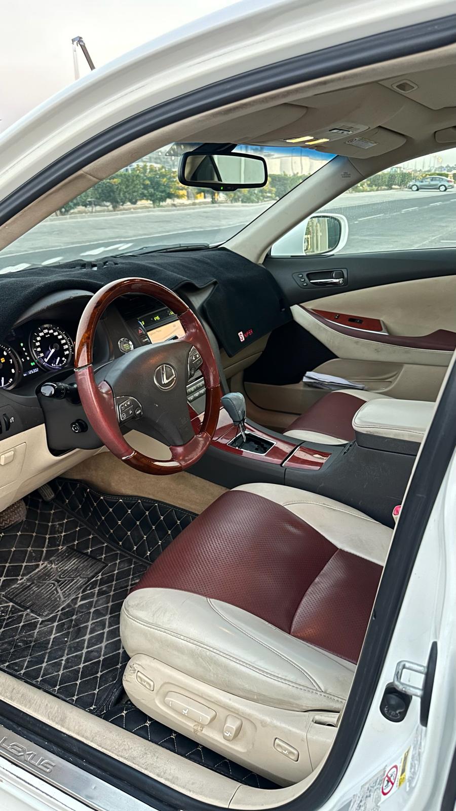 
								Lexus ES300 full									