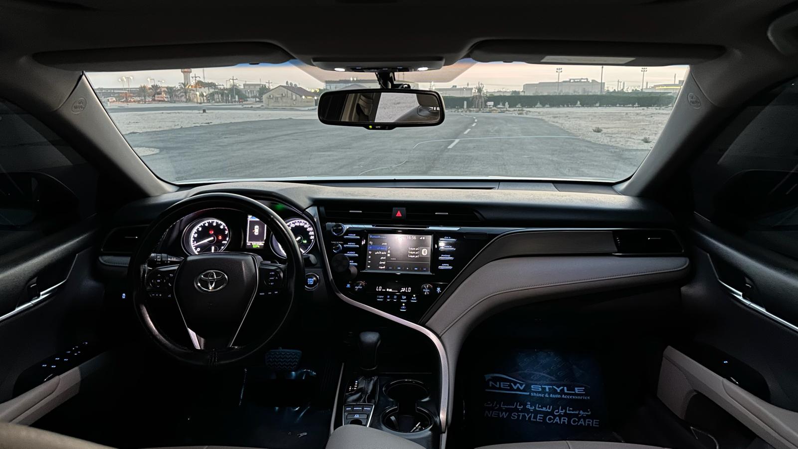 
								Toyota Camry SE full									