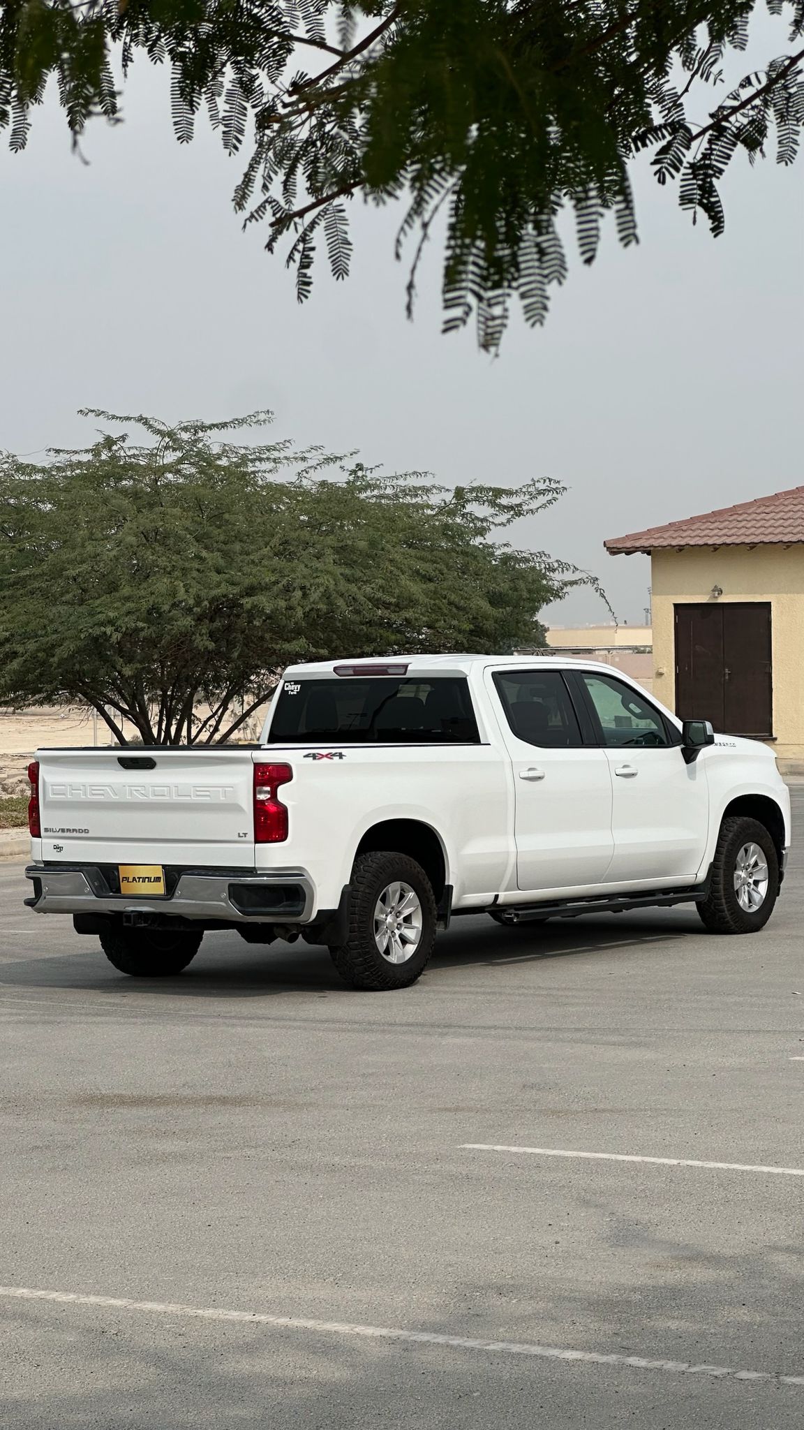 
								Chevrolet Silverado full									
