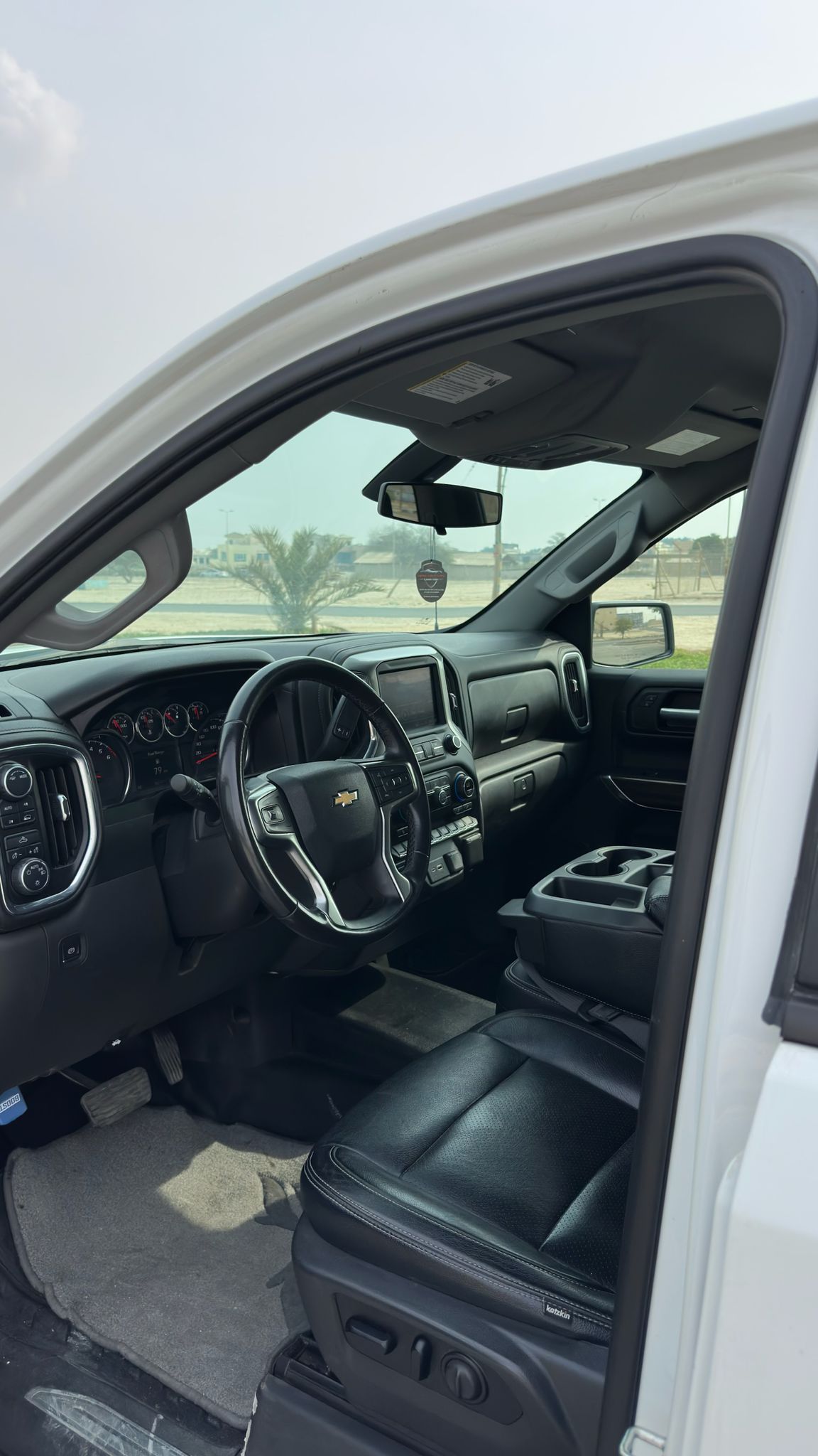 
								Chevrolet Silverado full									