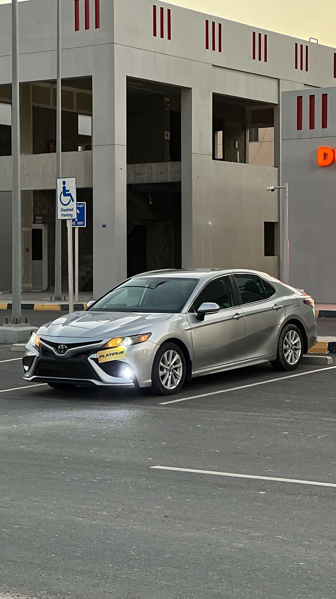 
								Toyota Camry SE full									