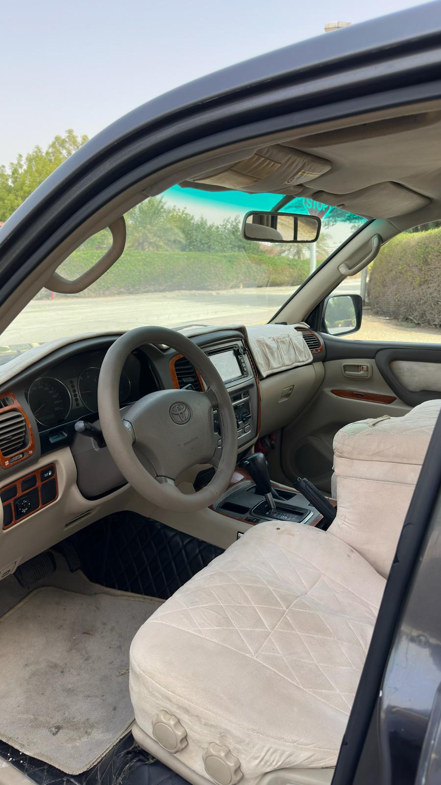 
								Toyota Land Cruiser full									