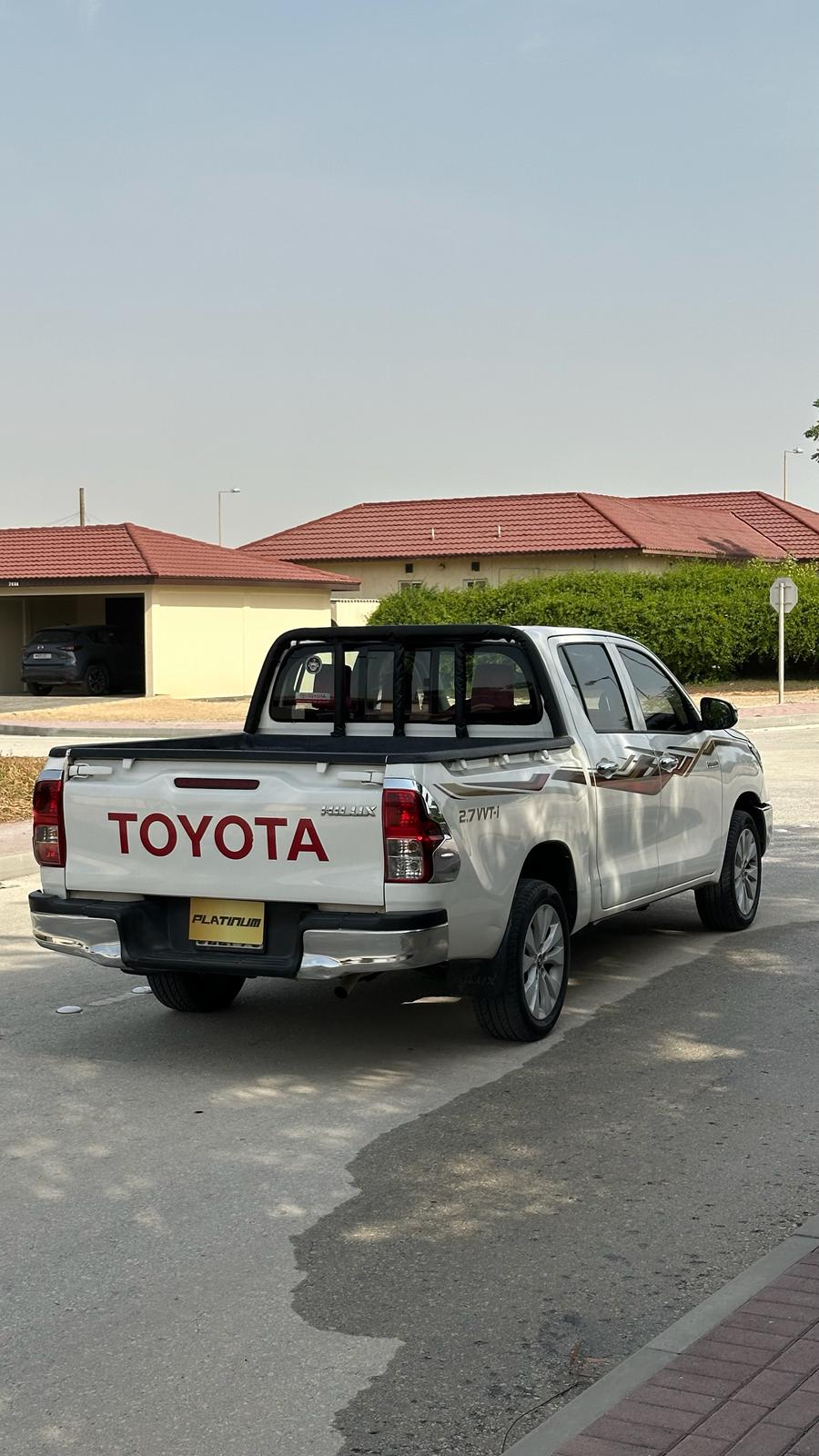 
								Toyota Hilux full									