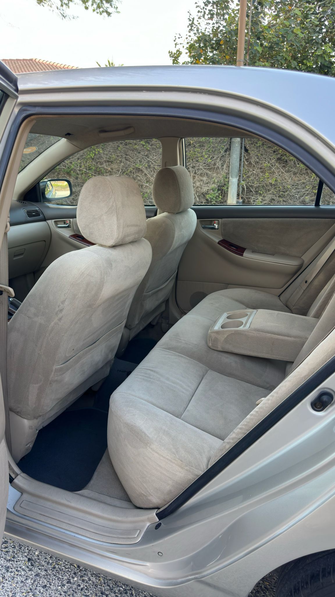 
								Toyota Corolla full									