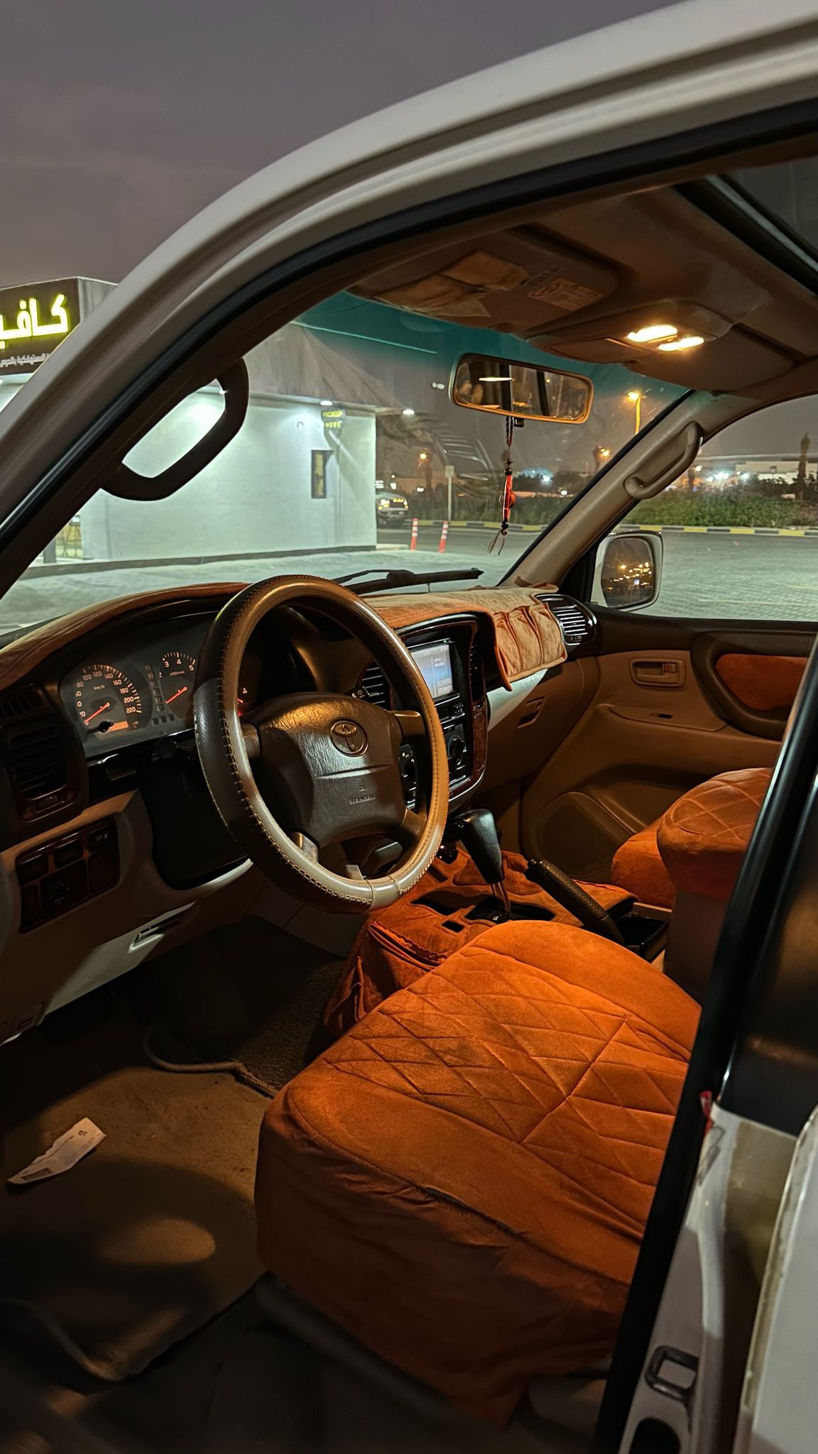 
								Toyota Land Cruiser (GXR) full									