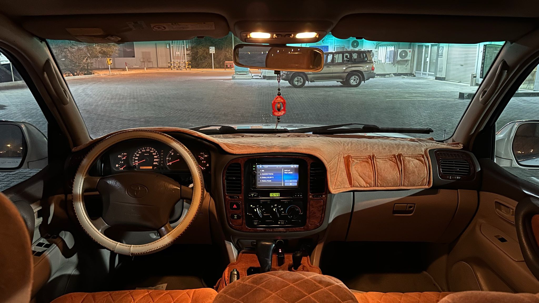 
								Toyota Land Cruiser (GXR) full									