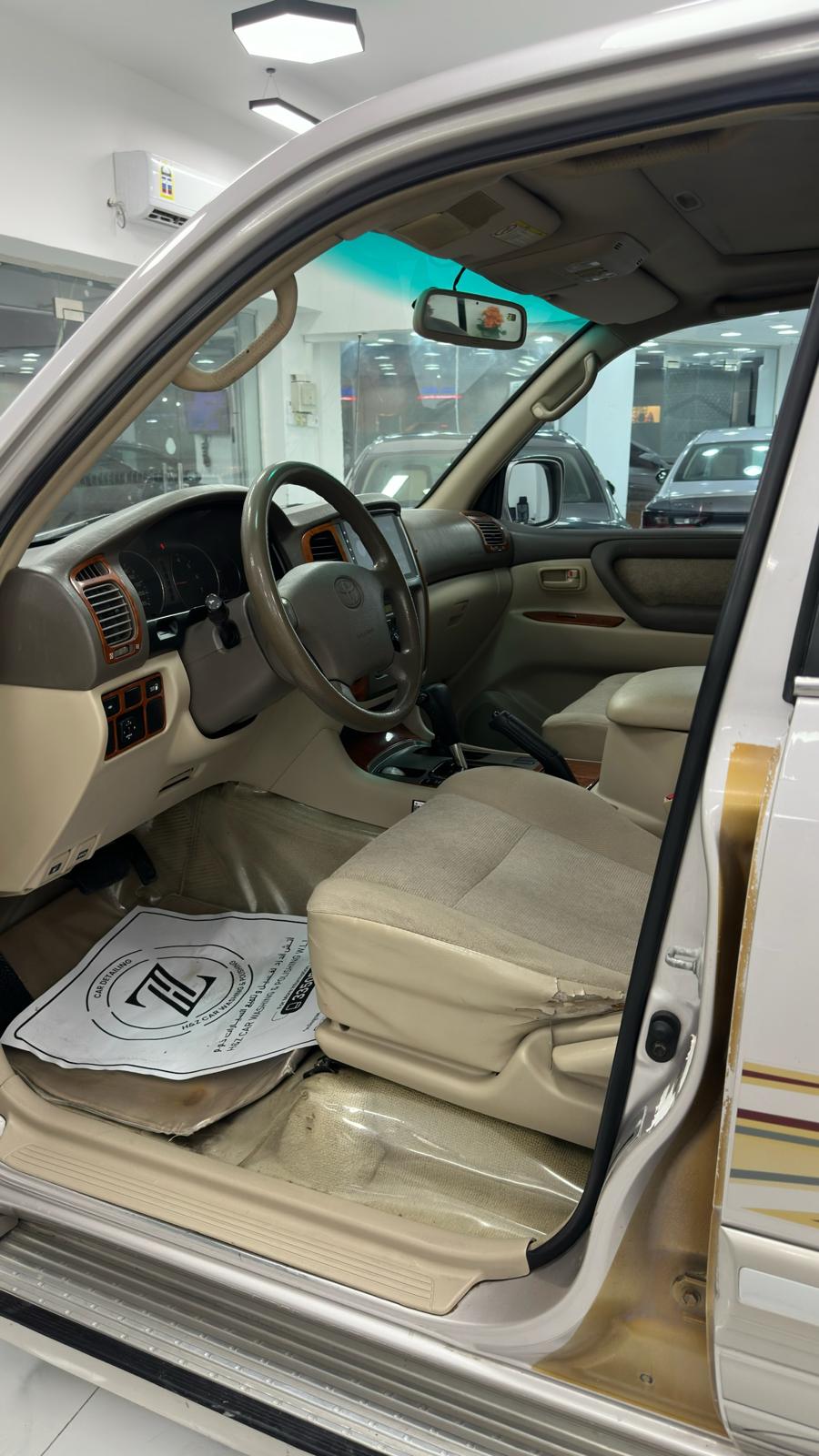 
								TOYOTA LAND CRUISER full									