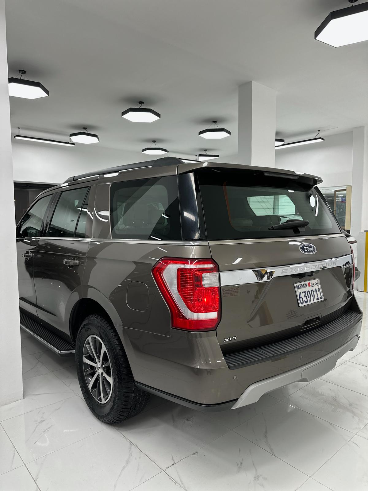 
								Ford Expedition full									