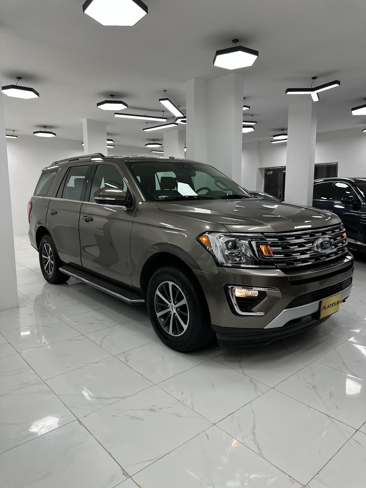 
								Ford Expedition full									