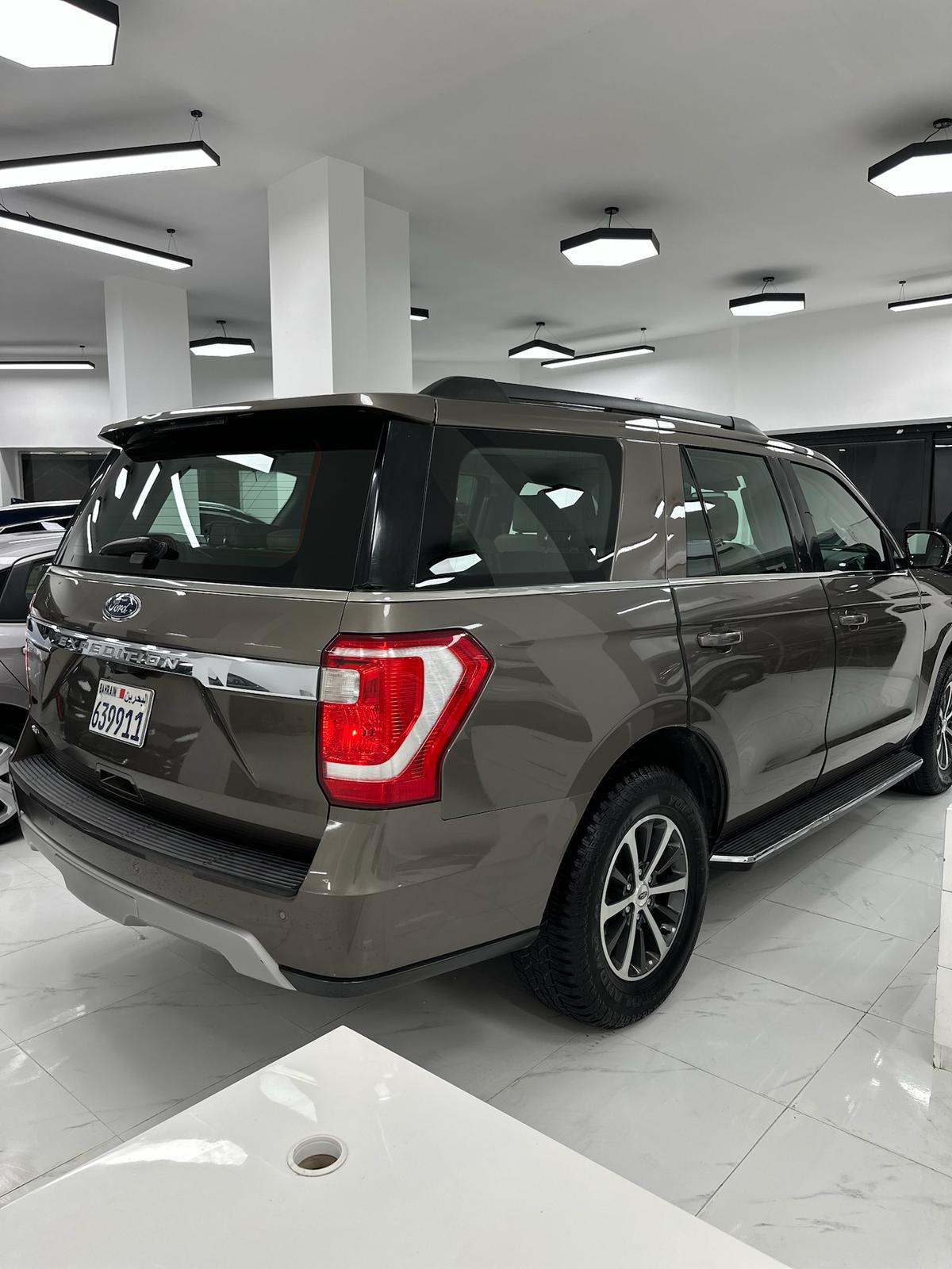 
								Ford Expedition full									