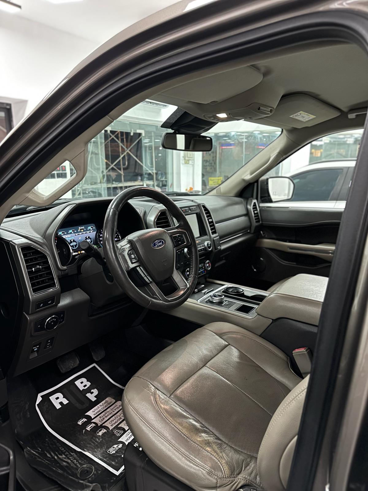 
								Ford Expedition full									