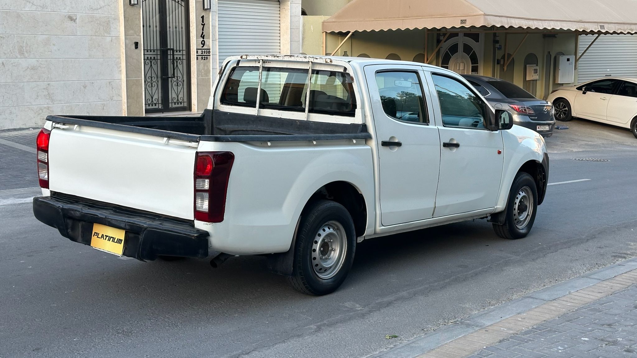 
								Isuzu D-Max full									