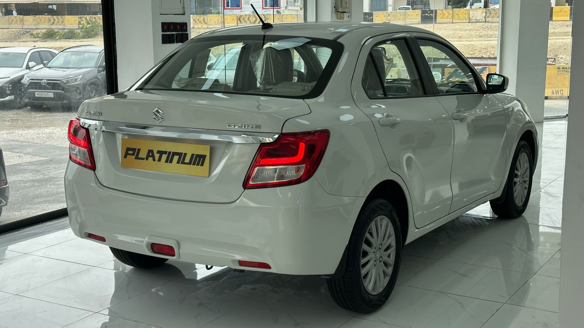 
								Suzuki Dzire full									