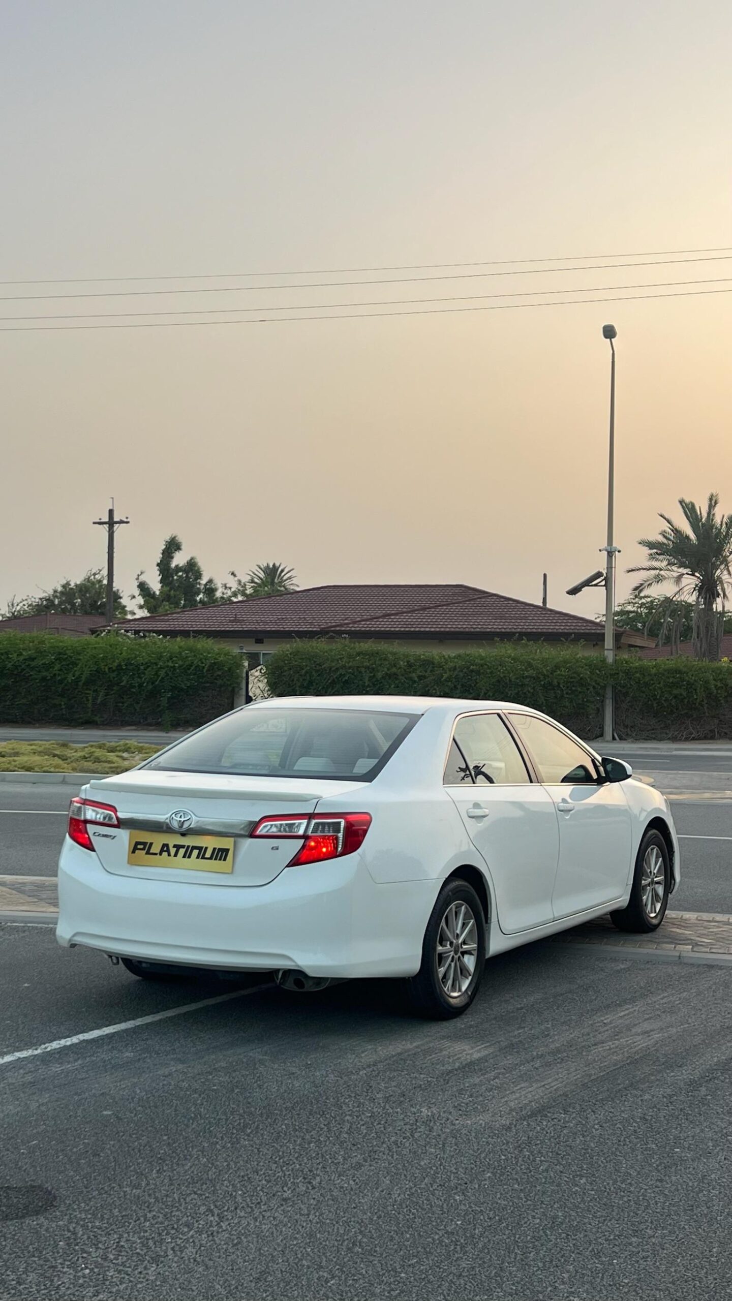 
								TOYOTA CAMRY full									