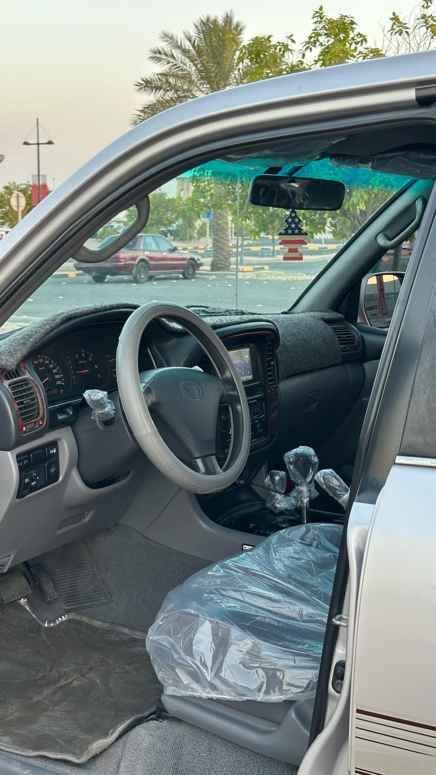 
								TOYOTA LAND CRUISER 2001 full									