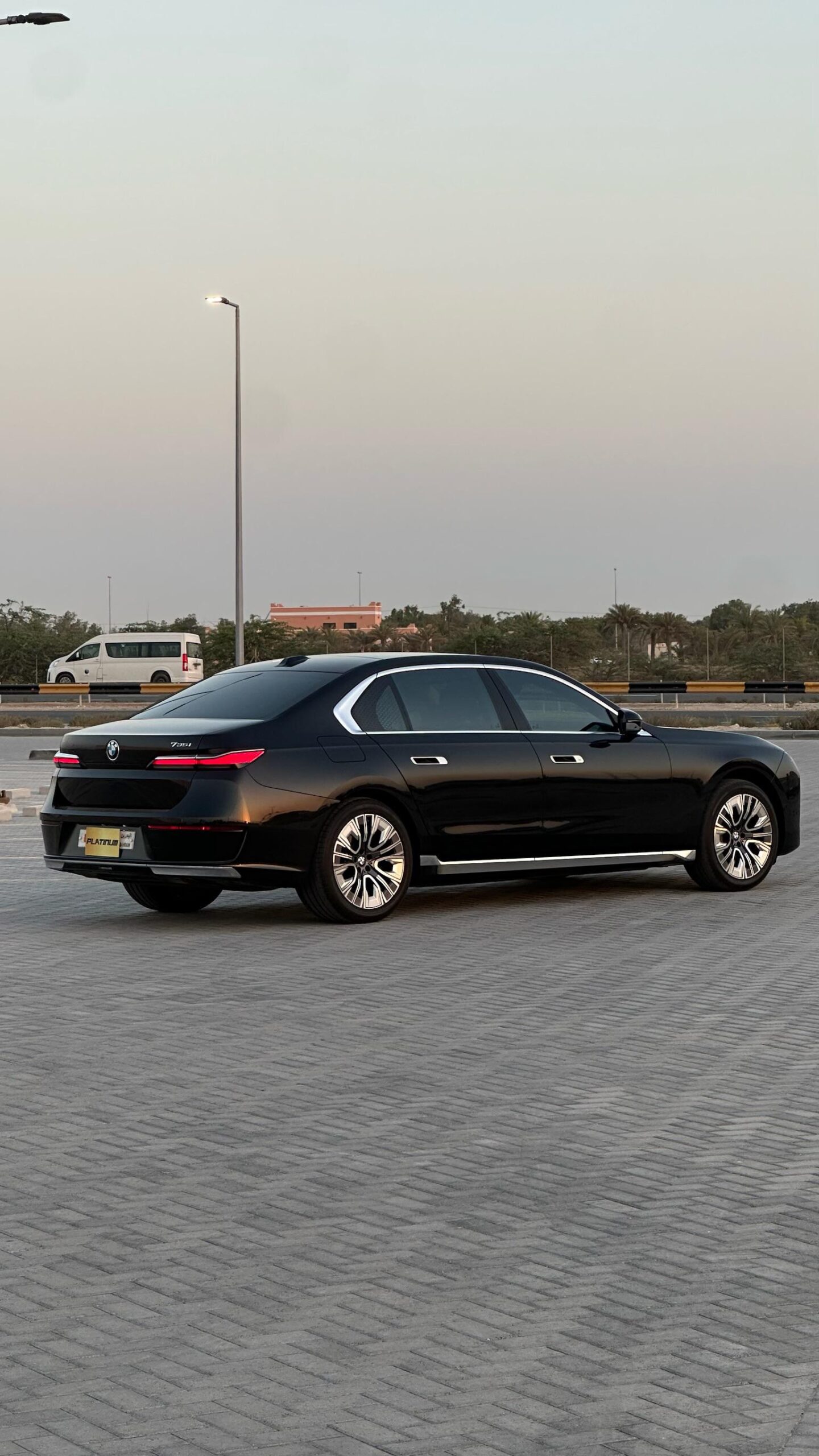 
								BMW 735I full									