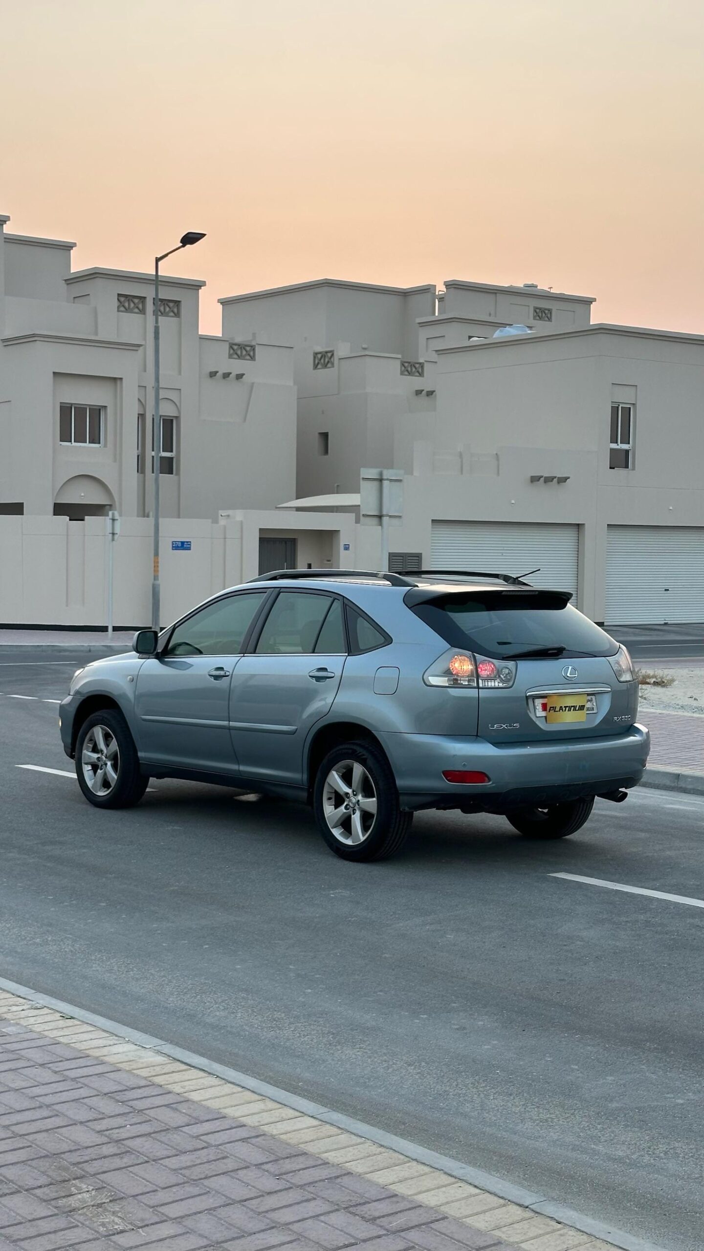 
								lexus RX330 full									