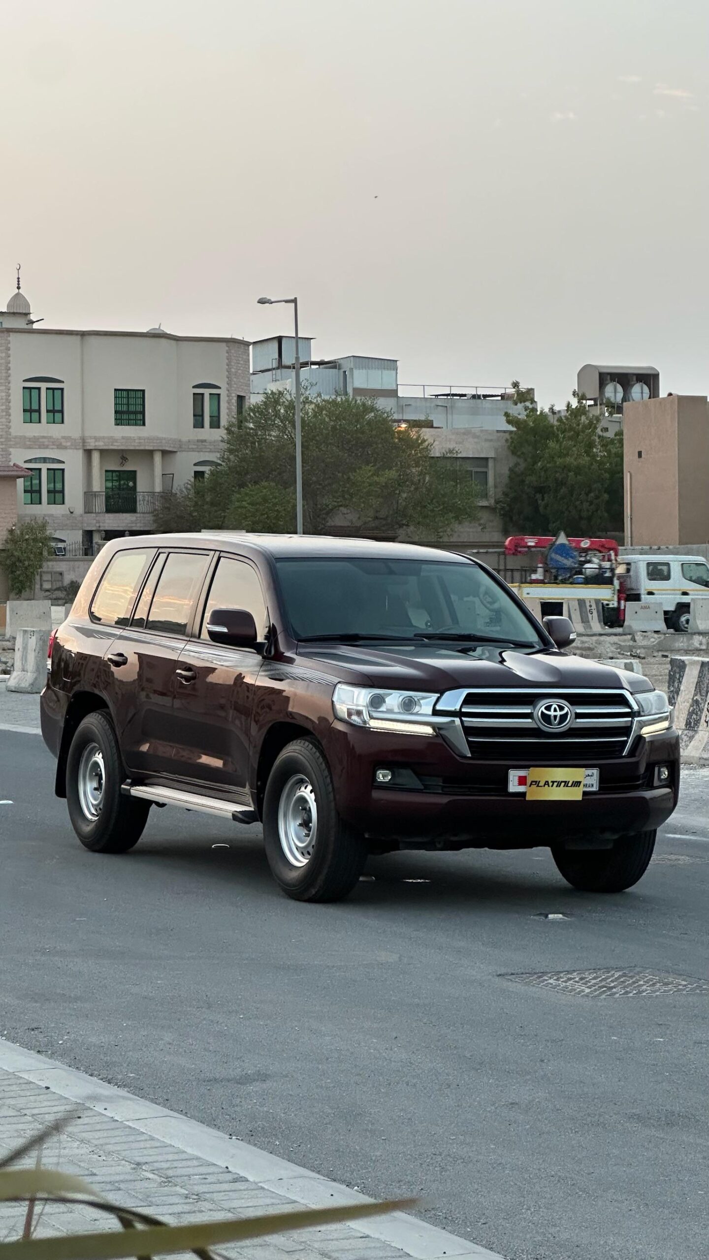 
								TOYOTA LAND CRUISER full									