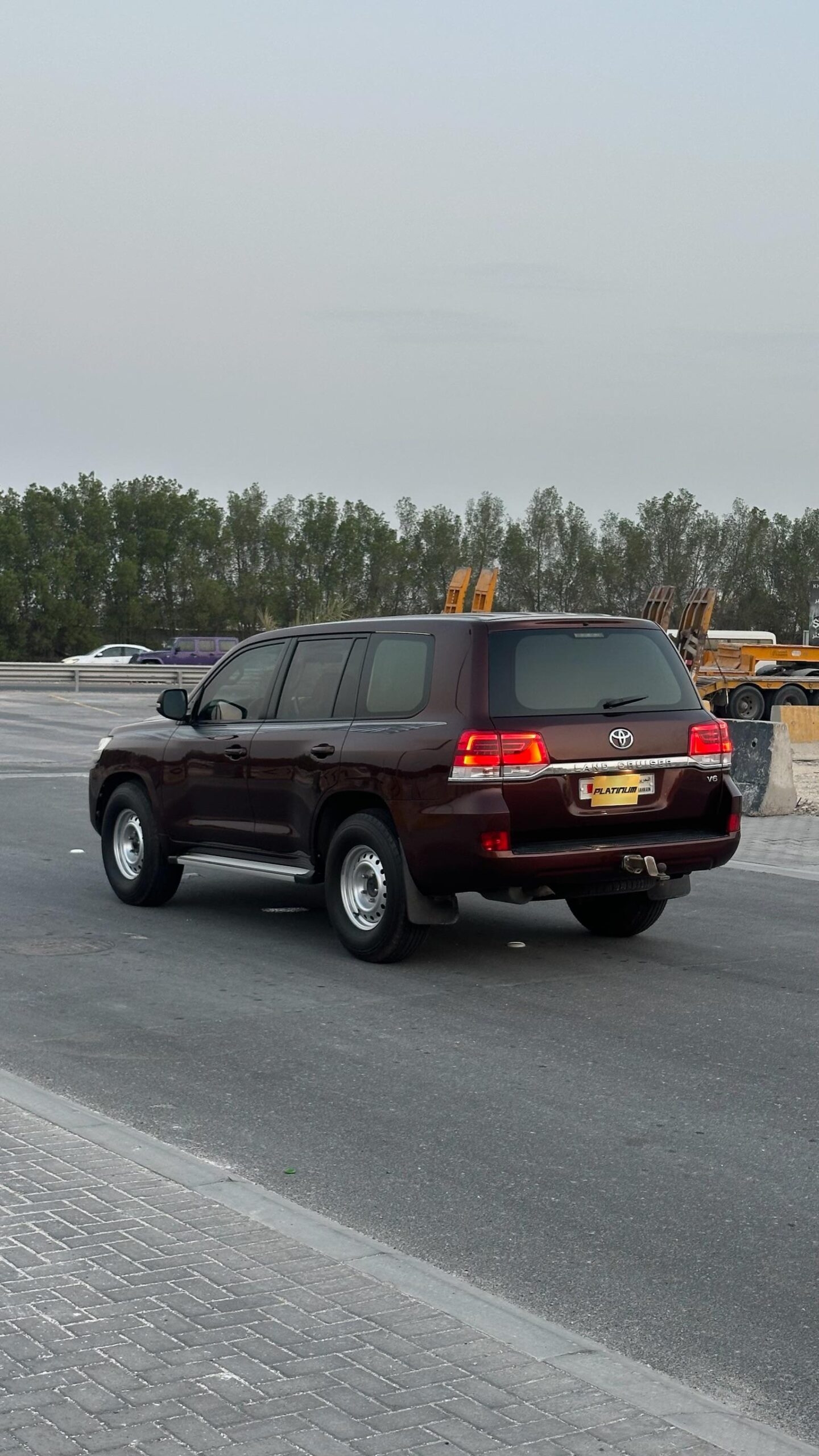 
								TOYOTA LAND CRUISER full									