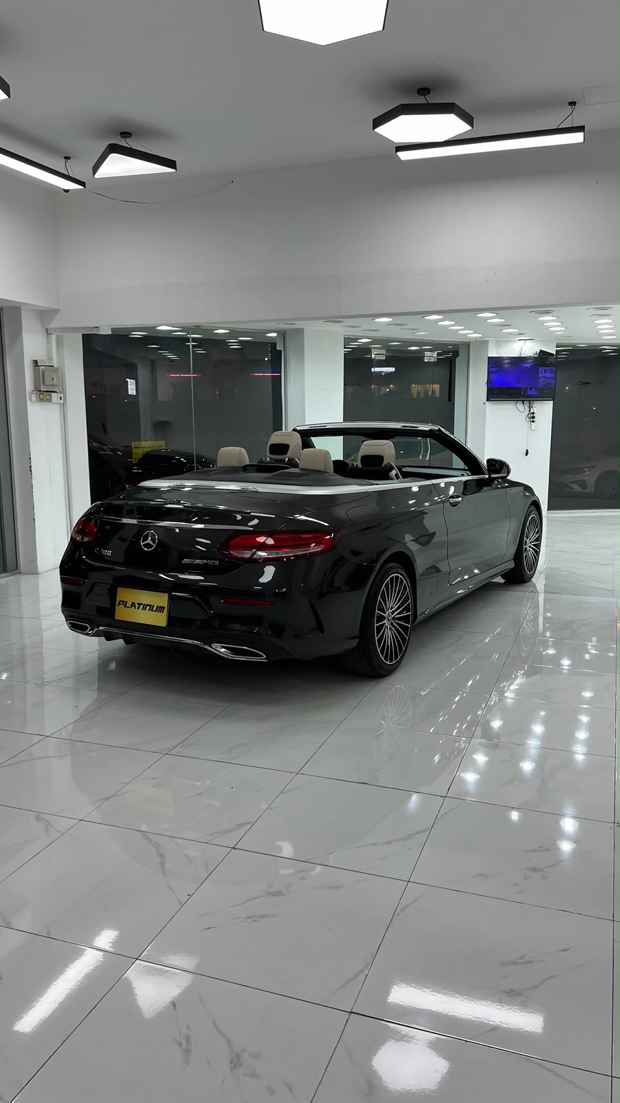 
								Mercedes-Benz C200 full									