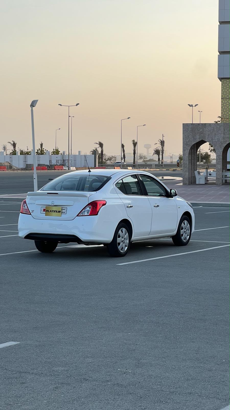 
								Nissan Sunny 2023 full									