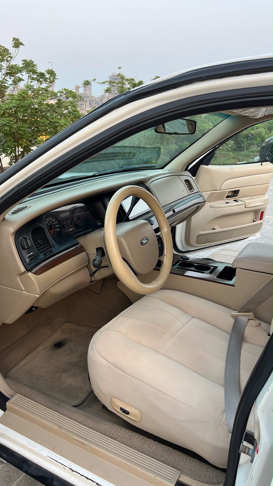 
								FORD CROWN VICTORIA full									