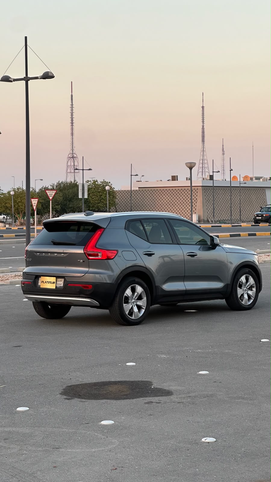 
								Volvo CX40 full									