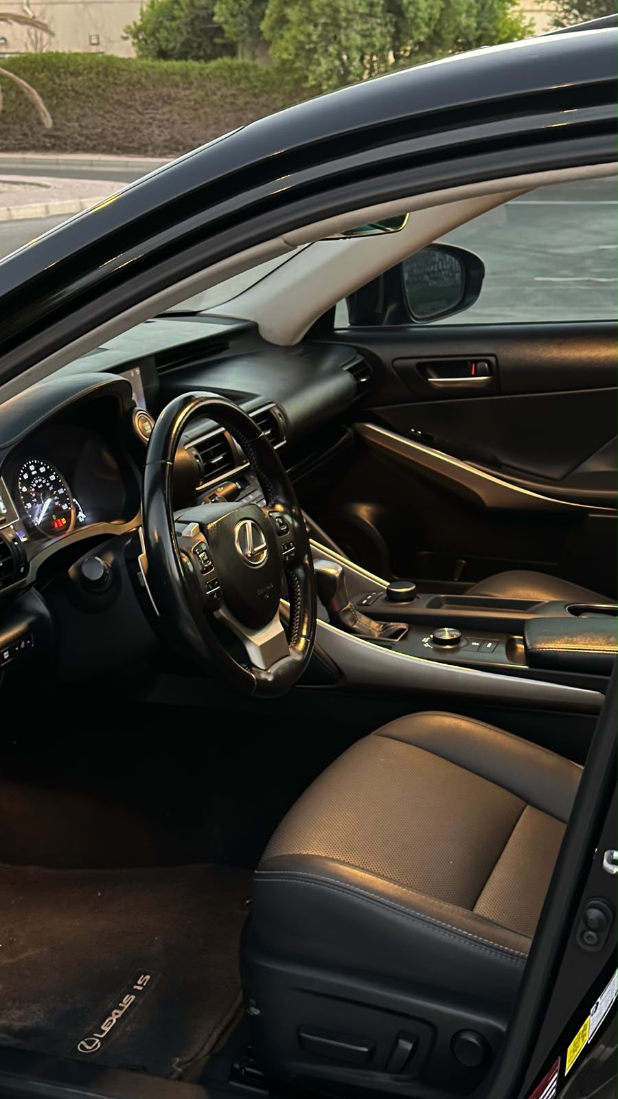 
								LEXUS IS 300 2019 full									